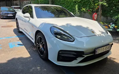 Porsche Panamera 2014, 181000 км, за 26913.48 USD