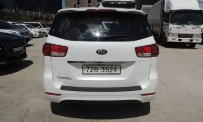 Kia Canival 2015, 327374 км, за 2930.26 USD