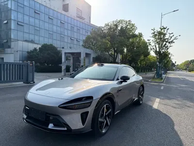 Xiaomi 小米YU7 · 2025 год