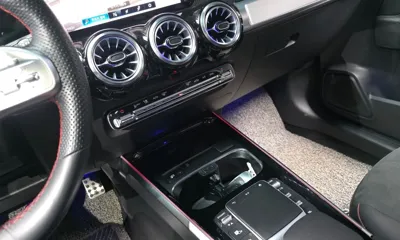 Mercedes-Benz GLB-Class 2022, 8359 км, за 26357.59 USD - фото 17