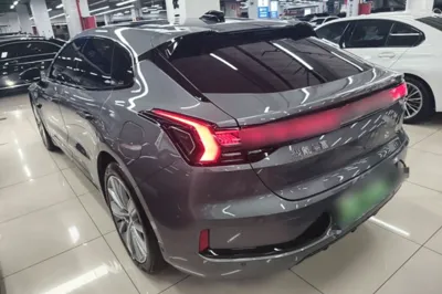 Zeekr 001 2022, 62900 км, за 26618 USD