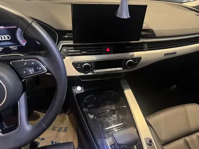 Audi A4L 2023, 30000 км, за 21260.17 USD