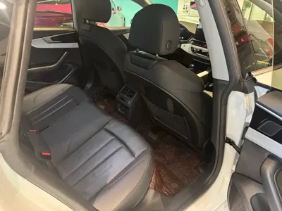 Audi A4L 2023, 30000 км, за 21260.17 USD - фото 8