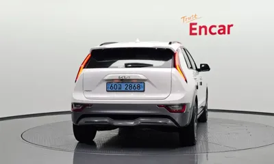 Kia Niro 2023, 76944 км, за 65636.08 USD