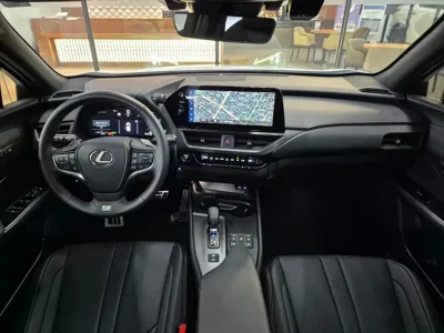 Lexus UX 2025, 8694 км, за 32711.5 USD - фото 7