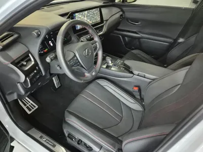 Lexus UX 2025, 8694 км, за 32711.5 USD - фото 10