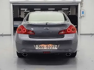 Infiniti G 2010, 119373 км, за 2335.42 USD