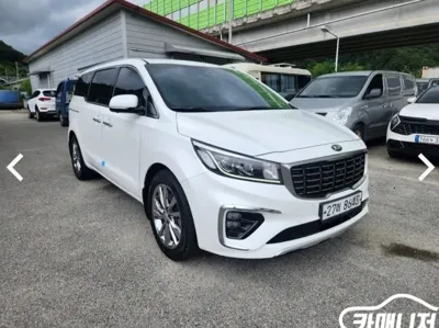 Kia Canival 2019, 160000 км, за 9902.29 USD