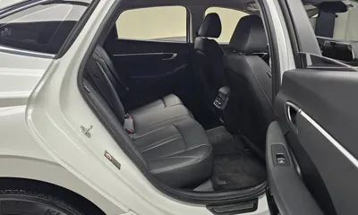 Hyundai Sonata 2021, 71161 км, за 9813.58 USD - фото 12