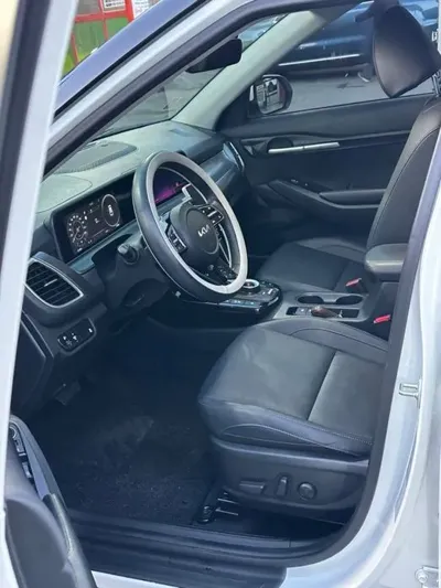 Kia Seltos 2024, 50000 км, за 8264.89 USD - фото 8