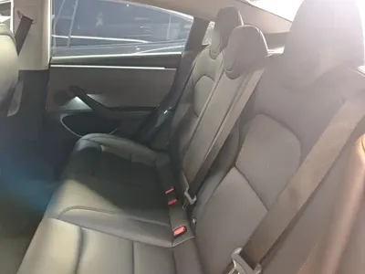Tesla Model 3 2024, 33000 км, за 27298.44 USD - фото 17