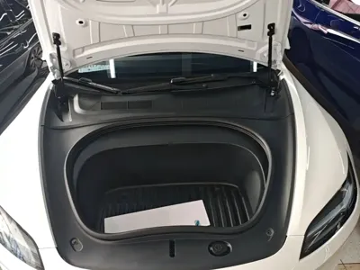 Tesla Model 3 2024, 33000 км, за 27298.44 USD - фото 20