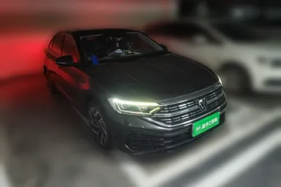 Volkswagen Sagitar 2023, 60599 км, за 11311 USD