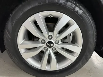 Kia Sorento 2015, 79598 км, за 8450.88 USD