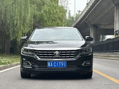 Volkswagen Passat 2019, 120000 км, за 10206.63 USD