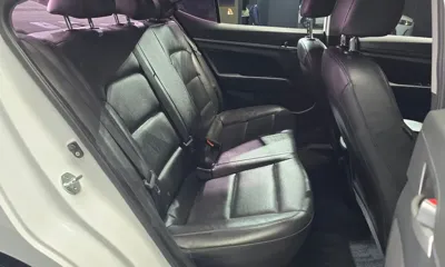 Hyundai Avante 2018, 121473 км, за 7155.05 USD - фото 12