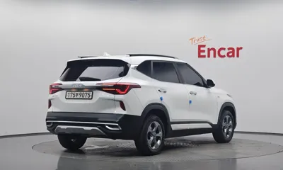 Kia Seltos 2022, 74884 км, за 11140.07 USD