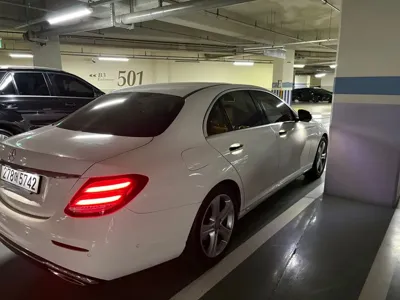 Mercedes-Benz E-Class 2017, 94500 км, за 13653.67 USD