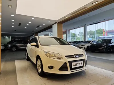 Ford Focus 2015, 161100 км, за 2475.35 USD
