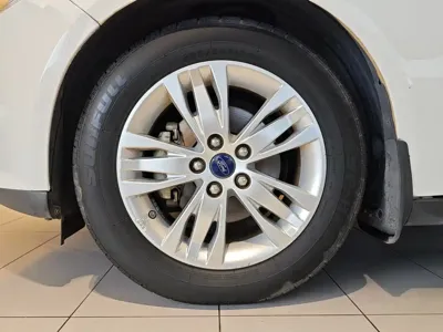 Ford Focus 2015, 161100 км, за 2475.35 USD