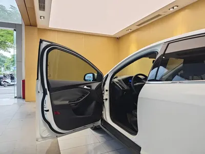 Ford Focus 2015, 161100 км, за 2475.35 USD - фото 7