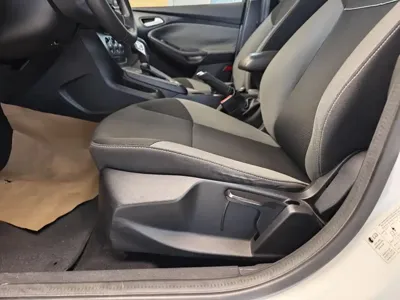 Ford Focus 2015, 161100 км, за 2475.35 USD - фото 10