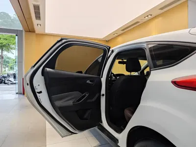 Ford Focus 2015, 161100 км, за 2475.35 USD - фото 20