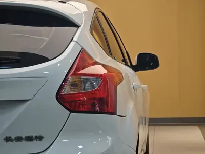 Ford Focus 2015, 161100 км, за 2475.35 USD - фото 25
