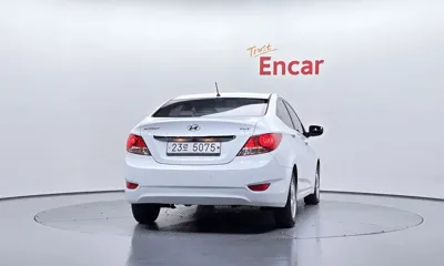 Hyundai Accent 2015, 104278 км, за 3112.58 USD
