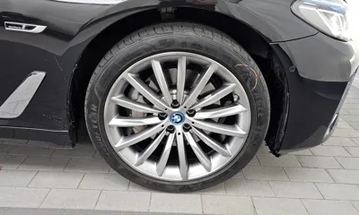 BMW 5-Series 2023, 52220 км, за 24702.58 USD