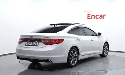 Hyundai Grandeur 2015, 137599 км, за 3902.28 USD