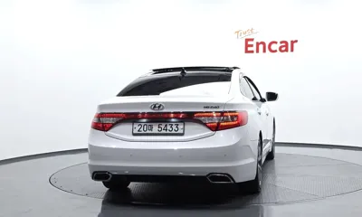 Hyundai Grandeur 2015, 137599 км, за 3902.28 USD