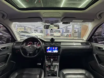 Volkswagen Passat 2017, 80000 км, за 7327.7 USD