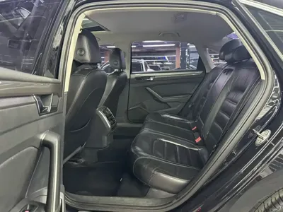 Volkswagen Passat 2017, 80000 км, за 7327.7 USD - фото 6
