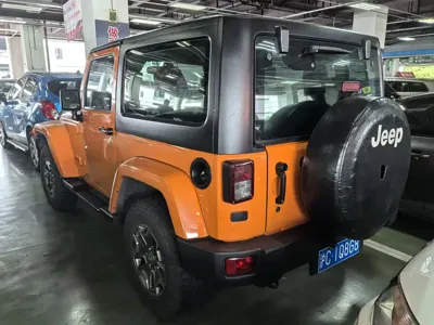 Jeep Wrangler 2013, 80000 км, за 13545.93 USD
