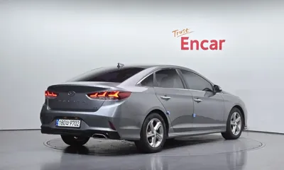 Hyundai Sonata 2018, 89316 км, за 8859.94 USD