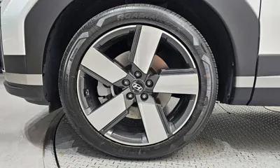 Hyundai Santafe 2024, 12417 км, за 20480.5 USD