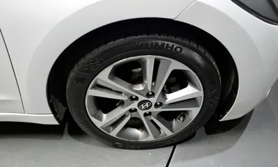 Hyundai Avante 2018, 103761 км, за 5907.84 USD - фото 5