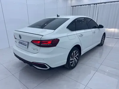Volkswagen Lavida 2023, 49000 км, за 13029.32 USD