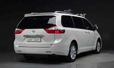 Toyota Sienna 2016, 112757 км, за 11270.36 USD