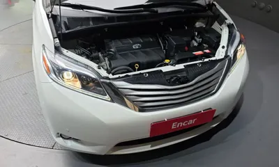 Toyota Sienna 2016, 112757 км, за 11270.36 USD - фото 6
