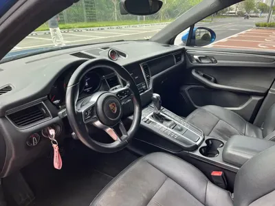 Porsche Macan 2016, 148000 км, за 17492.91 USD