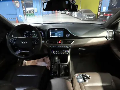 Hyundai Grandeur 2019, 160372 км, за 8391.89 USD - фото 7