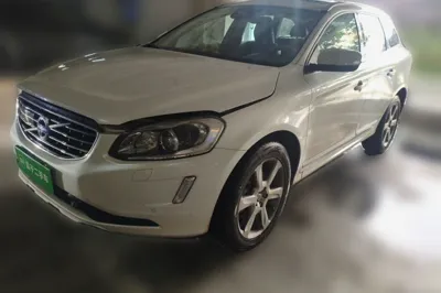 Volvo XC60 · 2015 год