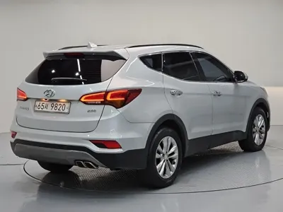 Hyundai Santafe 2018, 92855 км, за 8467.9 USD