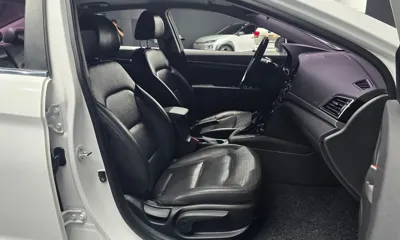 Hyundai Avante 2016, 118280 км, за 5750.93 USD - фото 10