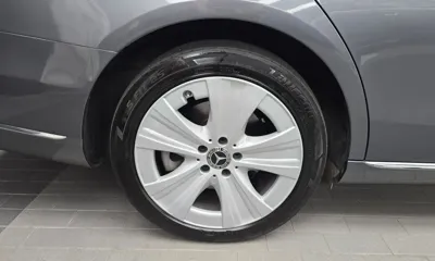 Mercedes-Benz E-Class 2019, 138236 км, за 15426.02 USD