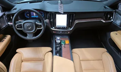 Volvo V60 2023, 16217 км, за 30327.05 USD - фото 7