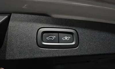 Volvo V60 2023, 16217 км, за 30327.05 USD - фото 20