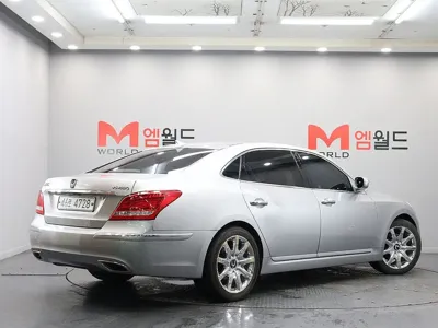 Hyundai Equus 2010, 128793 км, за 3773.1 USD